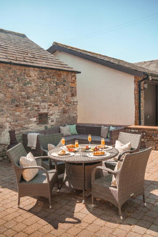 Patio breakfast set in the courtyard